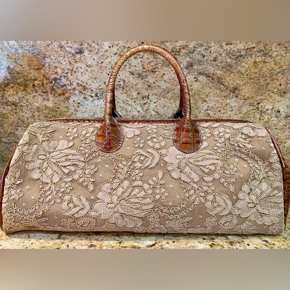 Clever Carriage Company Castle Lace and Leather Satchel, Excellent condition! - Picture 2 of 12